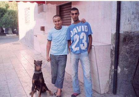 c'est mon fr�re avec son ami younes.......
